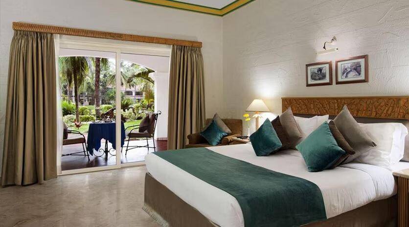 Golden Palms hotel y Spa Bangalore Chik Bānavar Exterior foto