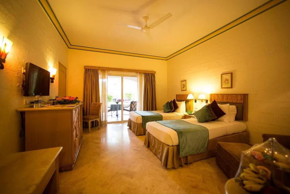 Golden Palms hotel y Spa Bangalore Chik Bānavar Exterior foto