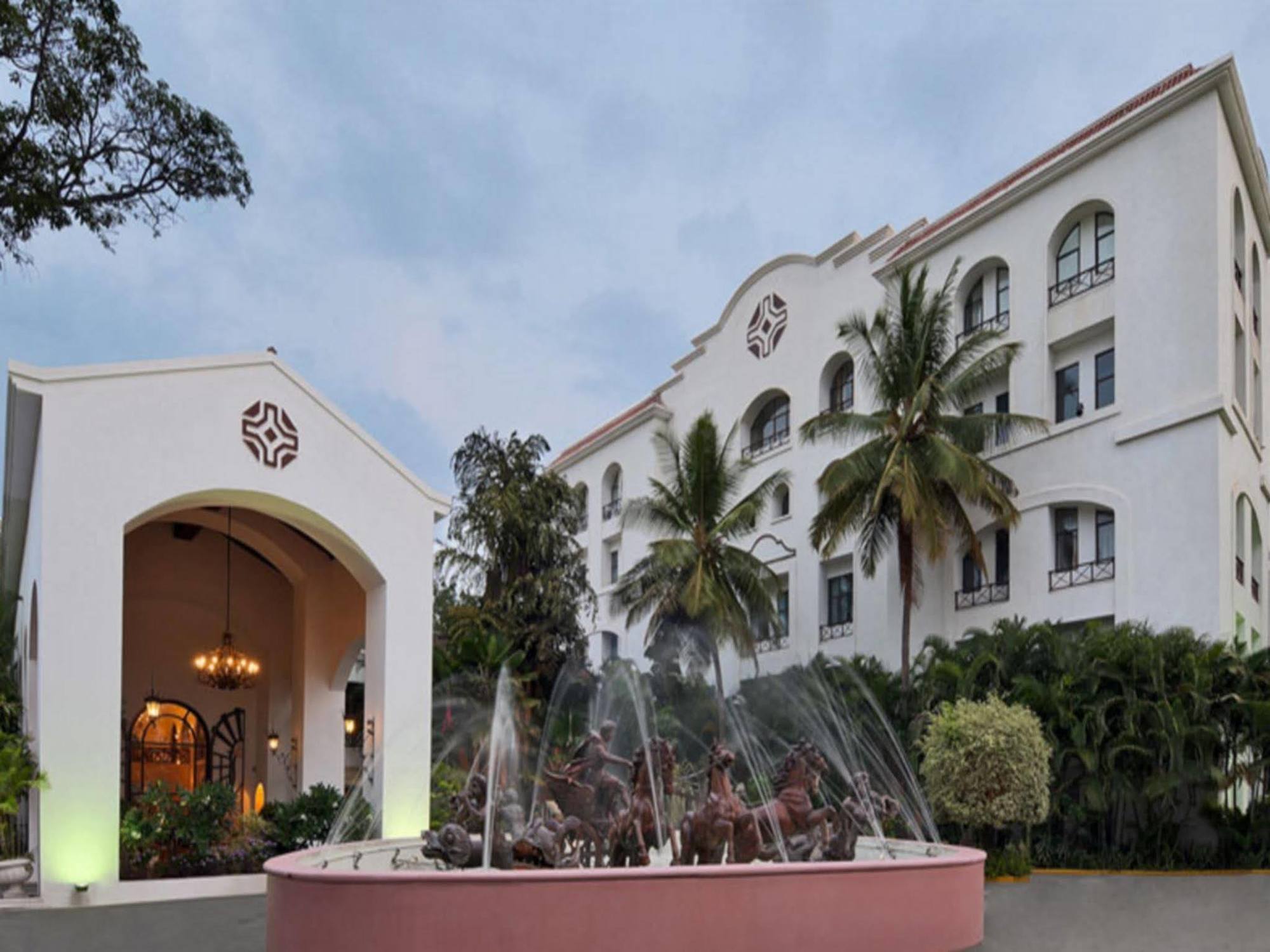 Golden Palms hotel y Spa Bangalore Chik Bānavar Exterior foto